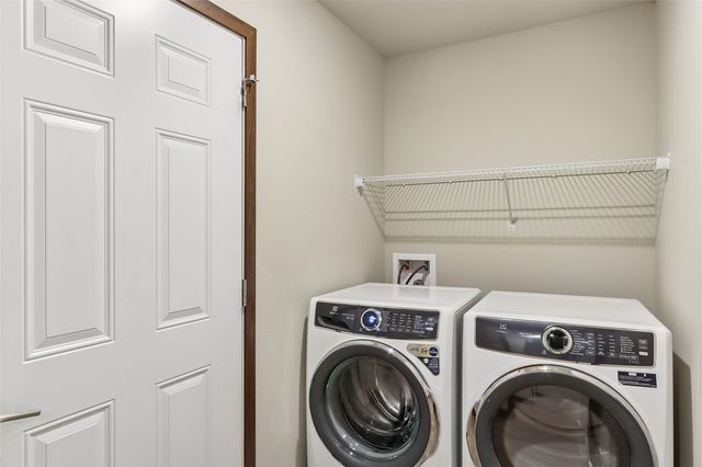 1000 Creekside Drive, Tiffin, IA 52340