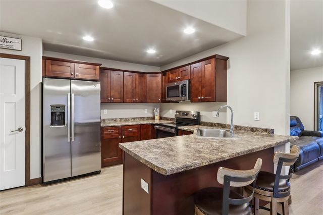 1000 Creekside Drive, Tiffin, IA 52340