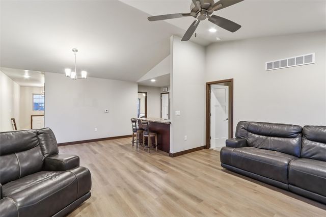 1000 Creekside Drive, Tiffin, IA 52340