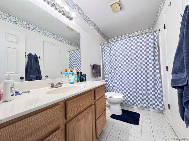 5203 Forestdale Court, West Bloomfield, MI 48322