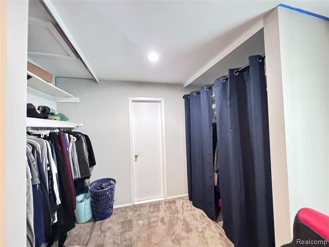 5203 Forestdale Court, West Bloomfield, MI 48322