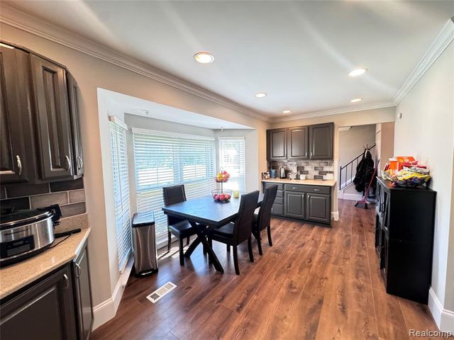 5203 Forestdale Court, West Bloomfield, MI 48322