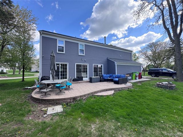 5203 Forestdale Court, West Bloomfield, MI 48322