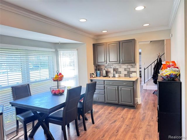 5203 Forestdale Court, West Bloomfield, MI 48322