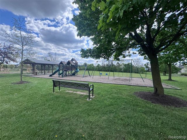 5203 Forestdale Court, West Bloomfield, MI 48322