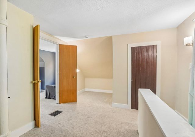 550 Saint Clair Avenue, Saint Paul, MN 55102