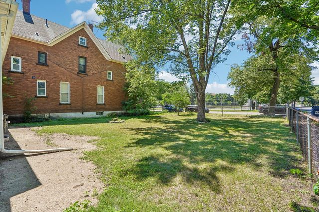 550 Saint Clair Avenue, Saint Paul, MN 55102