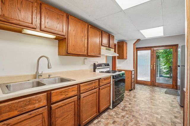 550 Saint Clair Avenue, Saint Paul, MN 55102