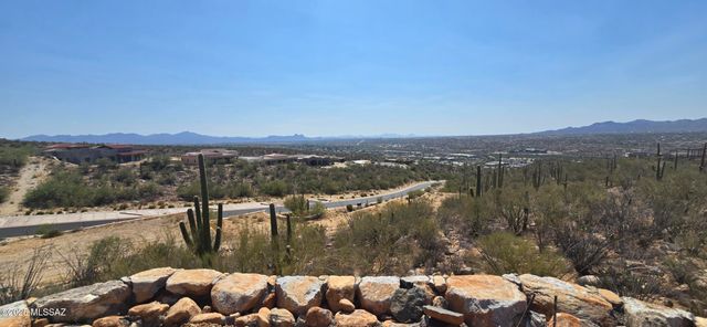 10605 Del Sole Court, Oro Valley, AZ 85737