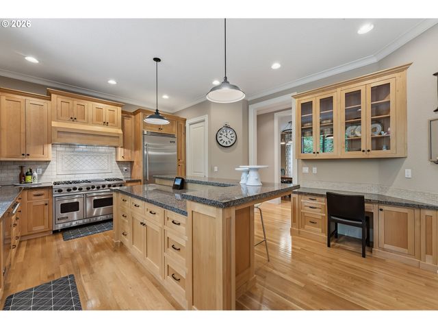 14067 GOODALL Rd, Lake Oswego, OR 97034