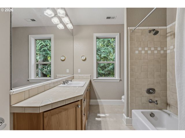 14067 GOODALL Rd, Lake Oswego, OR 97034