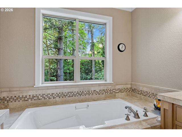 14067 GOODALL Rd, Lake Oswego, OR 97034