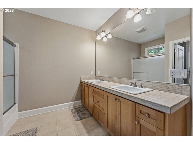 14067 GOODALL Rd, Lake Oswego, OR 97034
