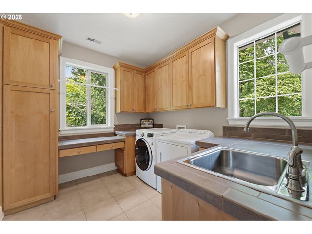 14067 GOODALL Rd, Lake Oswego, OR 97034