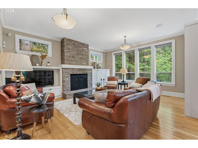 14067 GOODALL Rd, Lake Oswego, OR 97034