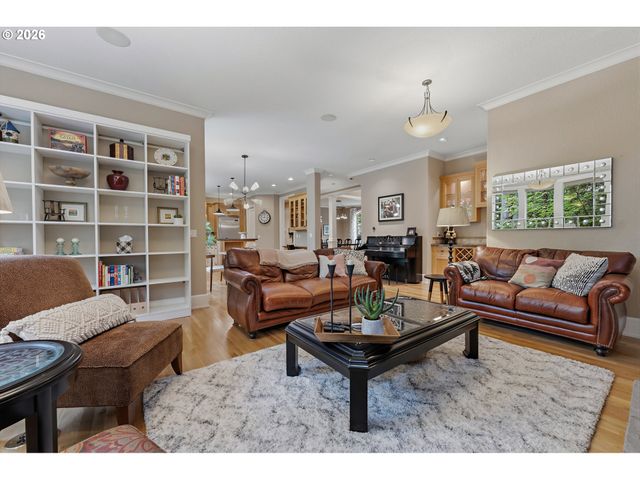 14067 GOODALL Rd, Lake Oswego, OR 97034