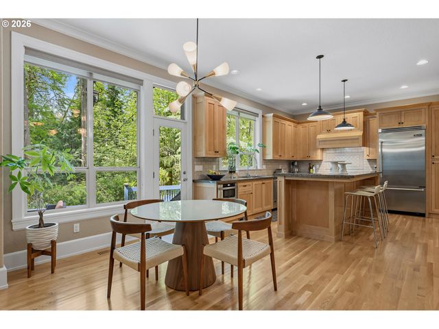 14067 GOODALL Rd, Lake Oswego, OR 97034