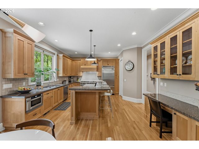14067 GOODALL Rd, Lake Oswego, OR 97034