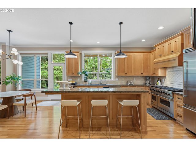 14067 GOODALL Rd, Lake Oswego, OR 97034