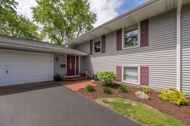 520 S 15th Court, St. Charles, IL 60174
