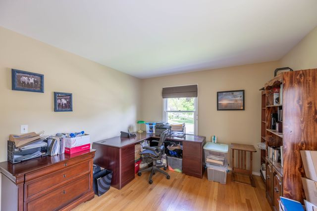 520 S 15th Court, St. Charles, IL 60174
