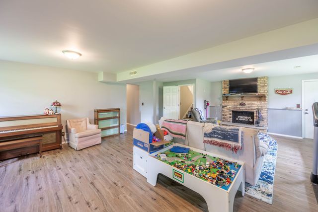 520 S 15th Court, St. Charles, IL 60174