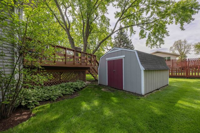 520 S 15th Court, St. Charles, IL 60174
