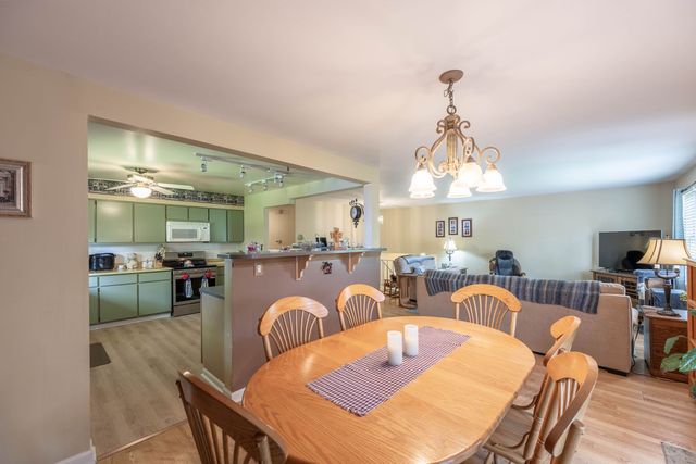 520 S 15th Court, St. Charles, IL 60174