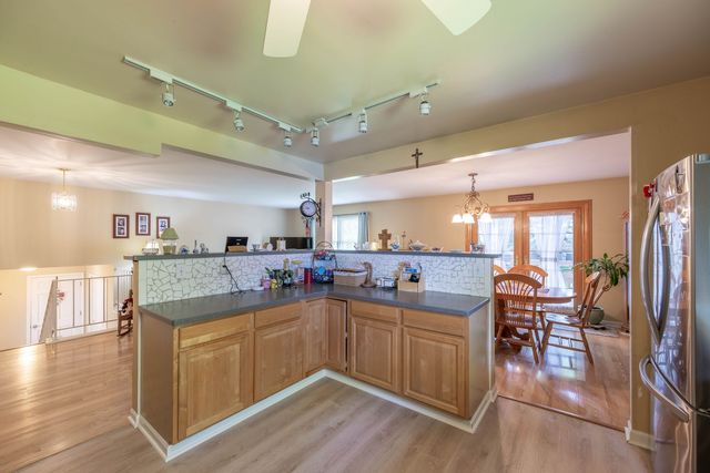 520 S 15th Court, St. Charles, IL 60174