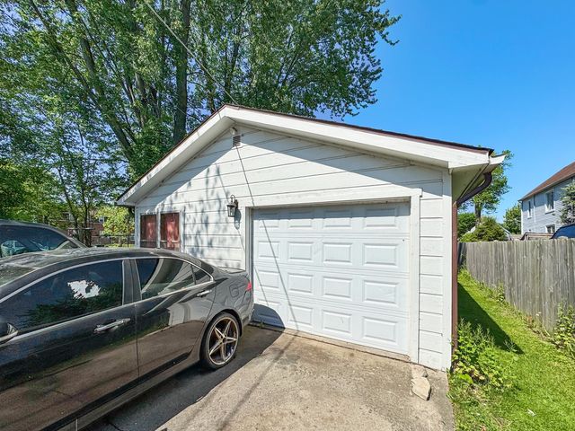 1141 Victoria Avenue, North Chicago, IL 60064