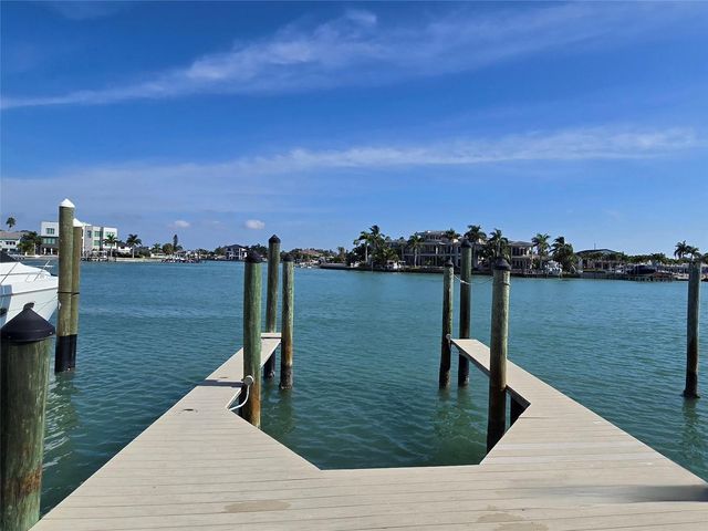 10025 GULF BOULEVARD, Treasure Island, FL 33706