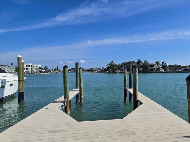 10025 GULF BOULEVARD, Treasure Island, FL 33706