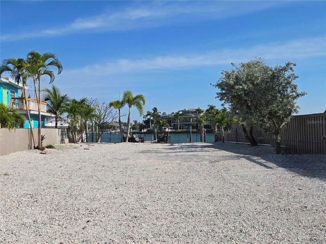 10025 GULF BOULEVARD, Treasure Island, FL 33706