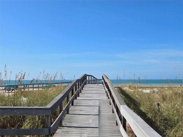 10025 GULF BOULEVARD, Treasure Island, FL 33706