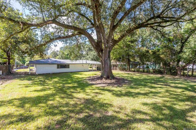 8013 Brandon Dr, Baton Rouge, LA 70809