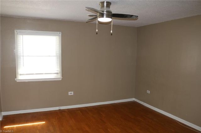 101 Oxford Place 19, High Point, NC 27262