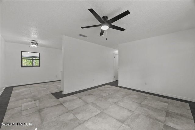 109 IVEY Road, San Mateo, FL 32187
