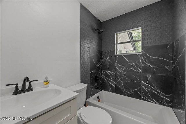109 IVEY Road, San Mateo, FL 32187
