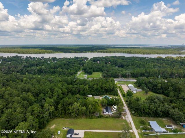109 IVEY Road, San Mateo, FL 32187