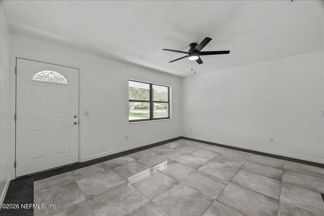 109 IVEY Road, San Mateo, FL 32187