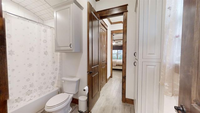 1012 Catalina Bay Boulevard, Granbury, TX 76048