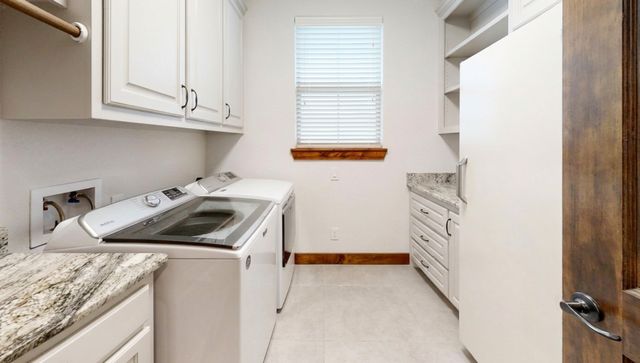 1012 Catalina Bay Boulevard, Granbury, TX 76048