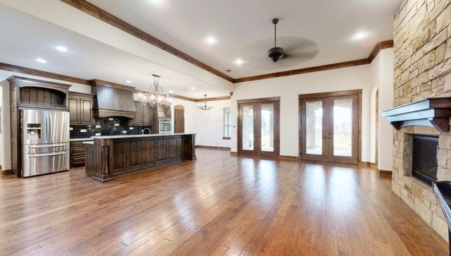 1012 Catalina Bay Boulevard, Granbury, TX 76048
