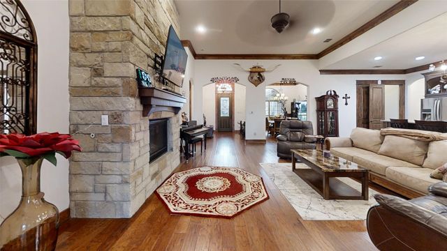 1012 Catalina Bay Boulevard, Granbury, TX 76048
