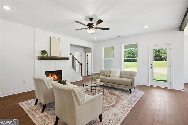 132 Loyd Road, Mansfield, GA 30055