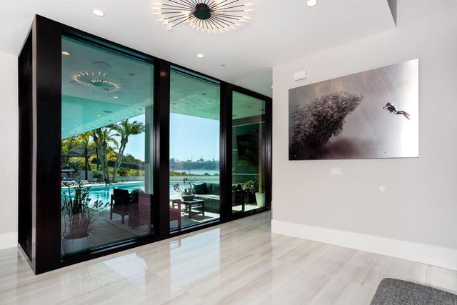 1095 Hoover Street, Carlsbad, CA 92008