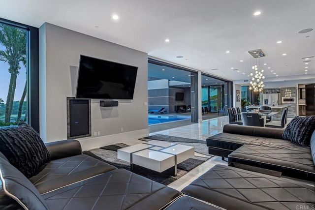 1095 Hoover Street, Carlsbad, CA 92008
