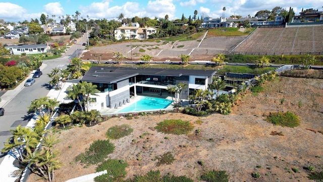 1095 Hoover Street, Carlsbad, CA 92008