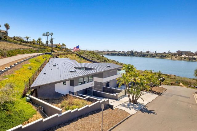 1095 Hoover Street, Carlsbad, CA 92008