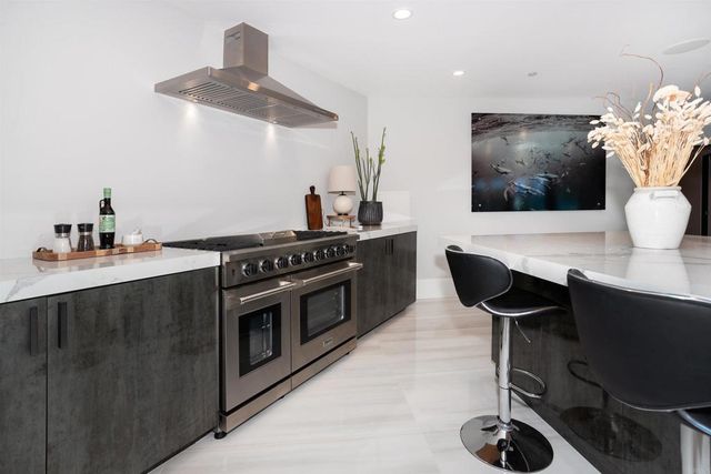1095 Hoover Street, Carlsbad, CA 92008